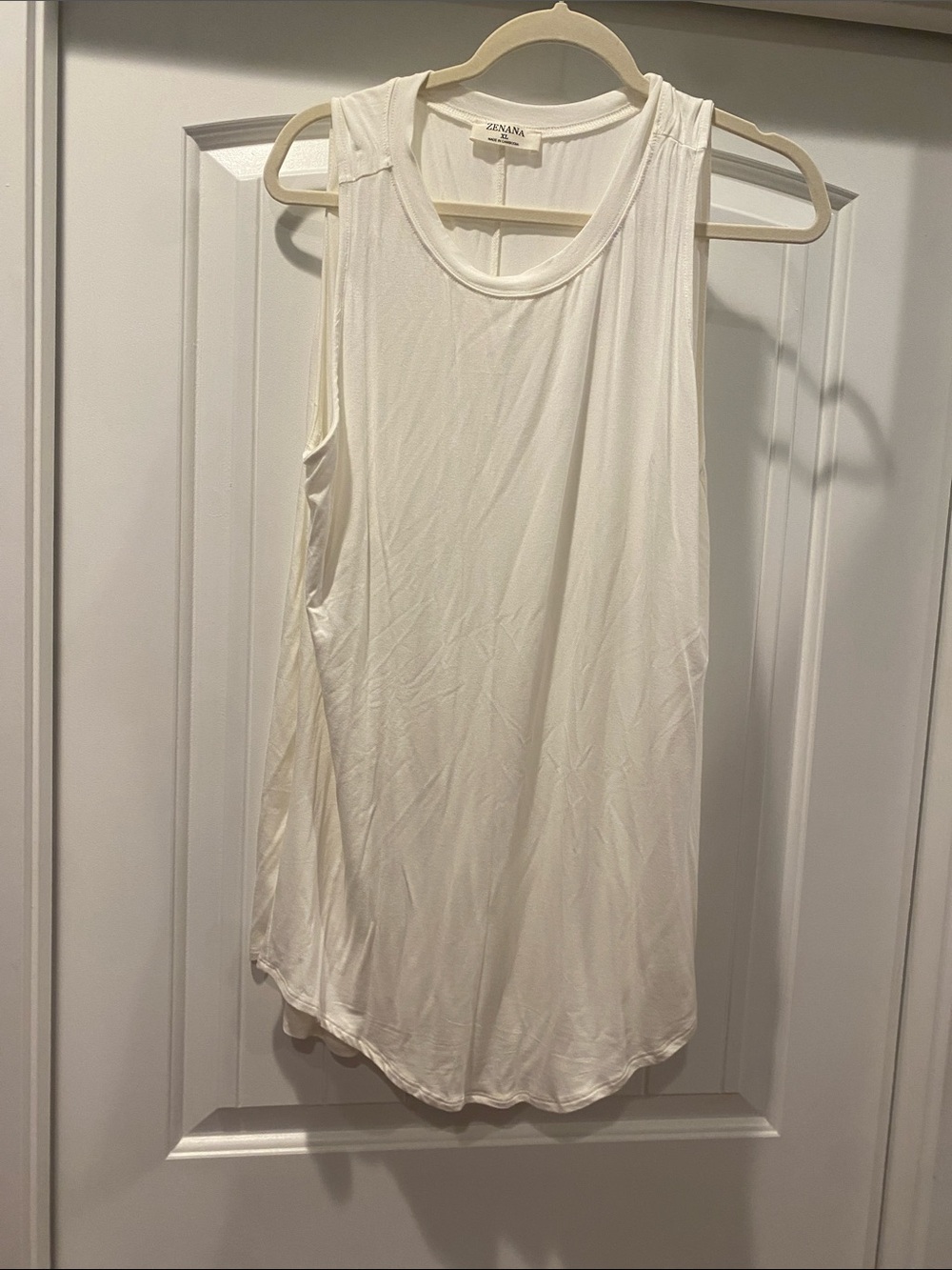 Zenana Outfitters White Scoop Neck Sleeveless Tank